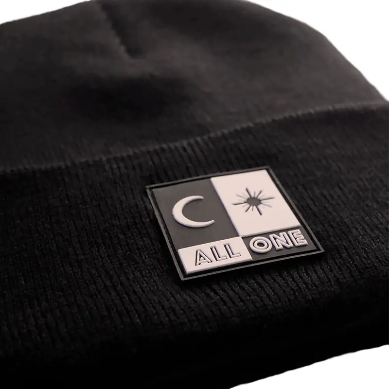 Acrylic beanie/ Black